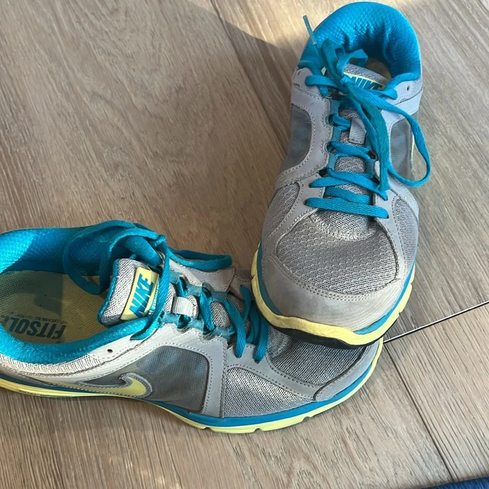 Women’s Nike‎ Size 10 Dual Fusion Run Sneakers